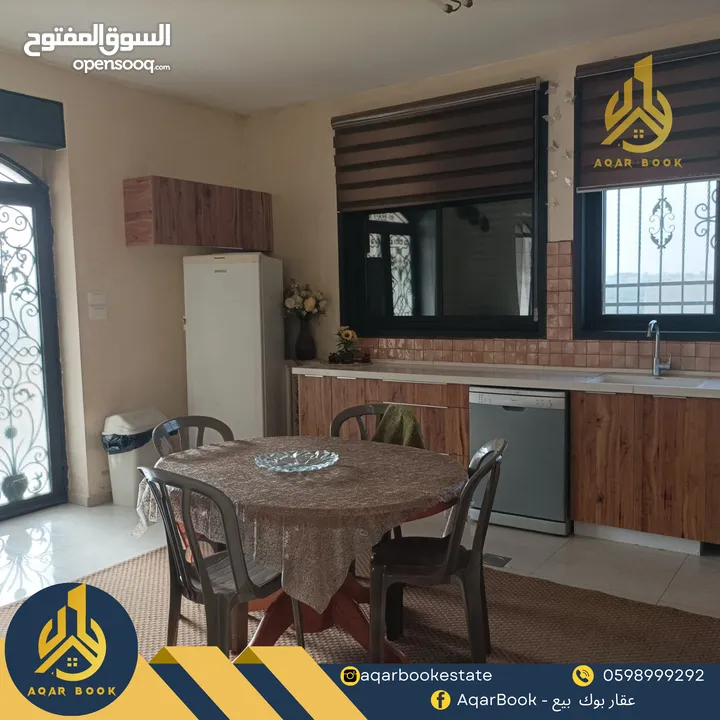 بيت مستقل مع مساحة خارجية للبيع  رافات - قرب صيدلية يامن