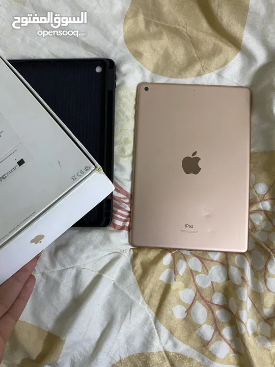 ايباد ايفون الجيل الثامن 8 iPad iPhone 8 ذكراته32 32