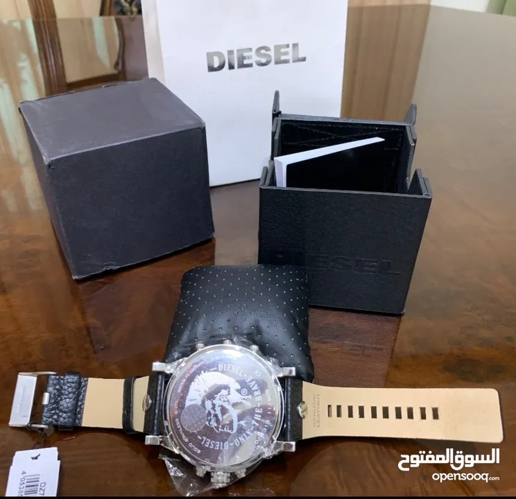 ساعة ديزل Mr daddy DZ7313 أصليه لون اسود بحالة الوكاله جديده للبيع