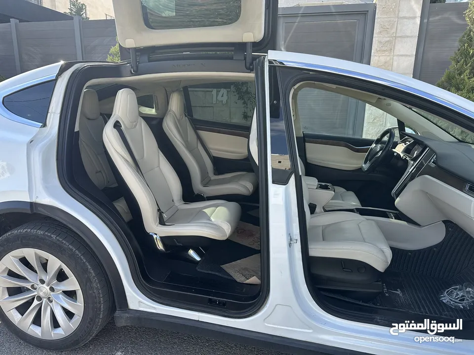 Tesla Model X تيسلا مميزة جدا