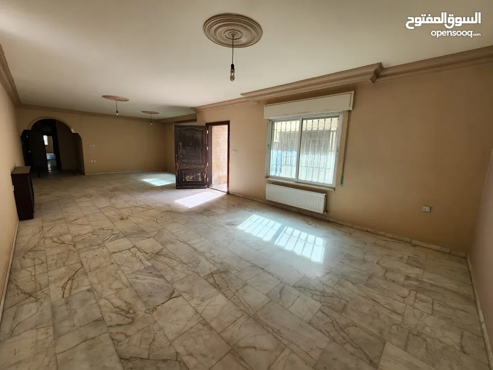 شقة للبيع في دير غبار - ref : 14420