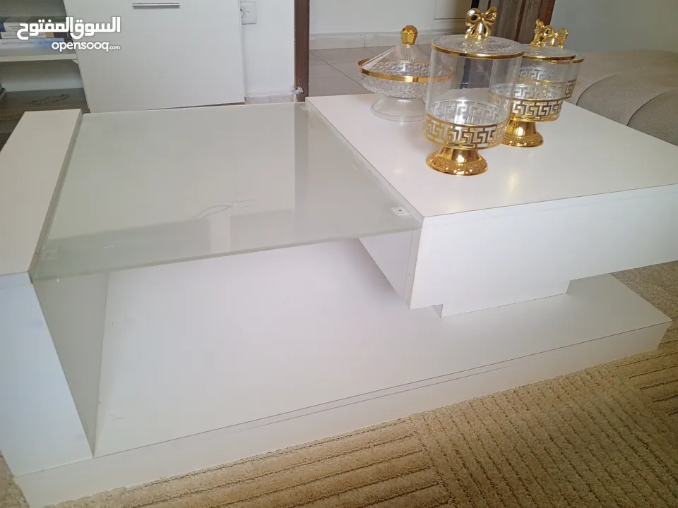 طاولة  للبيع