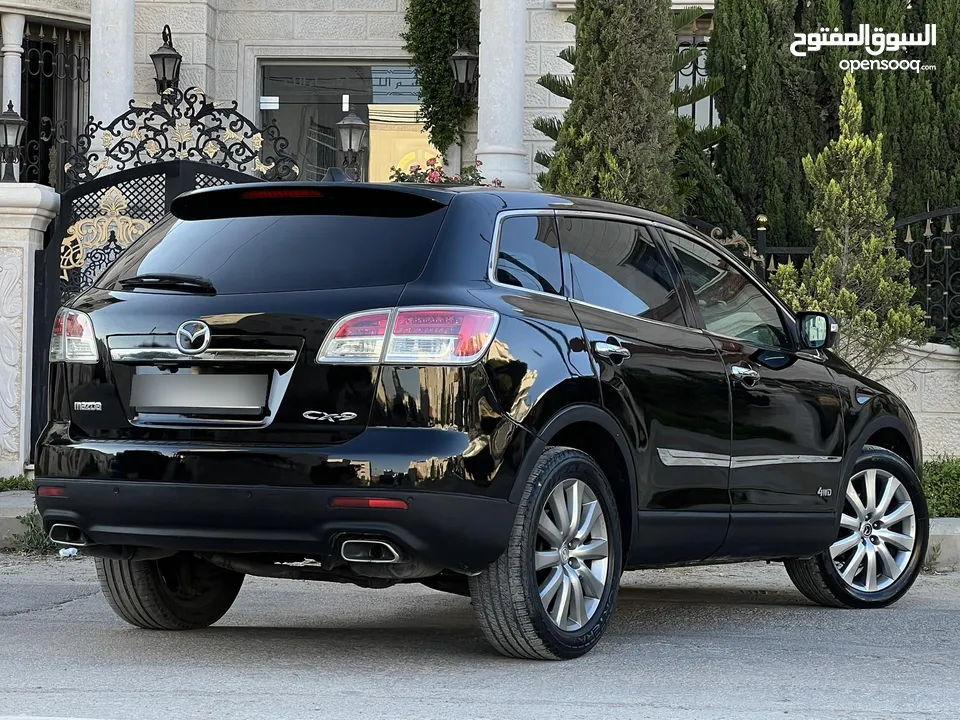 مازدا cx9 بحالة ممتازه بسعر مغري و للبيع المستعجل