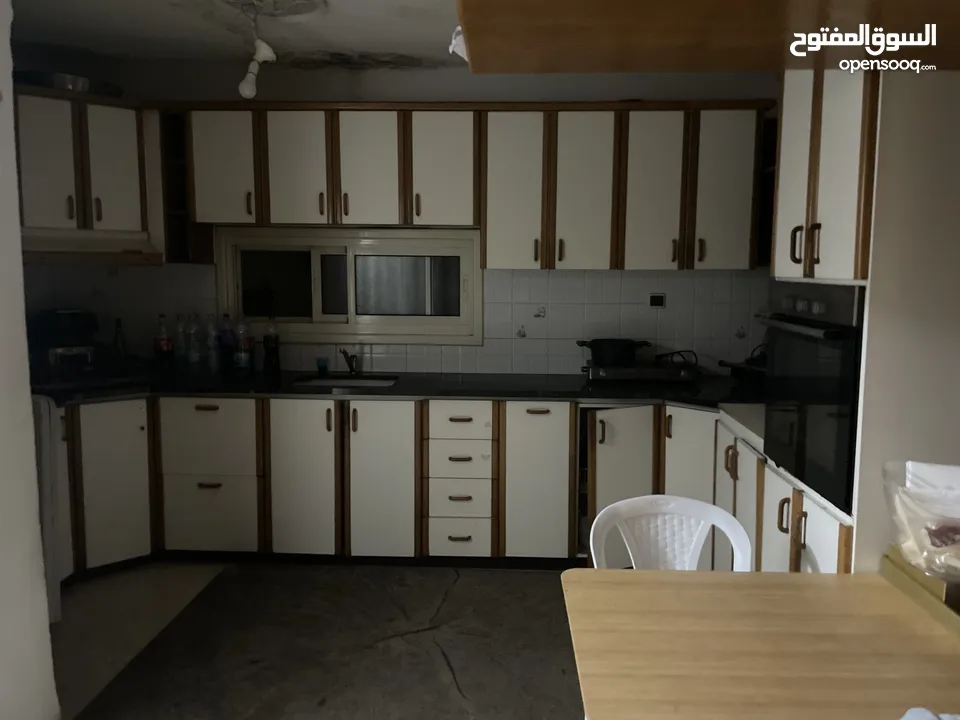 بيت لسكن مفروش كامل في جميع الخدمات في رام الله التحتى ويبعد خمس دقائق مشي حتى رام الله البلد