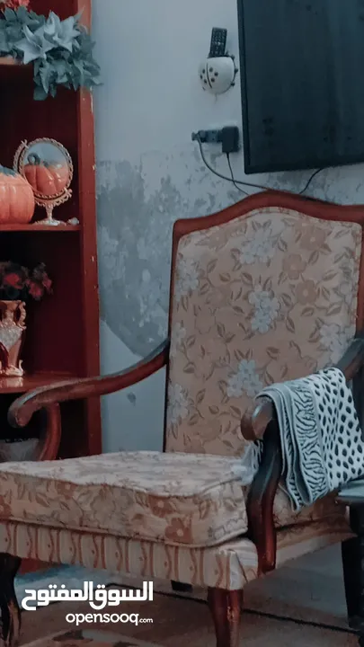 كنب بحالتة الجديد