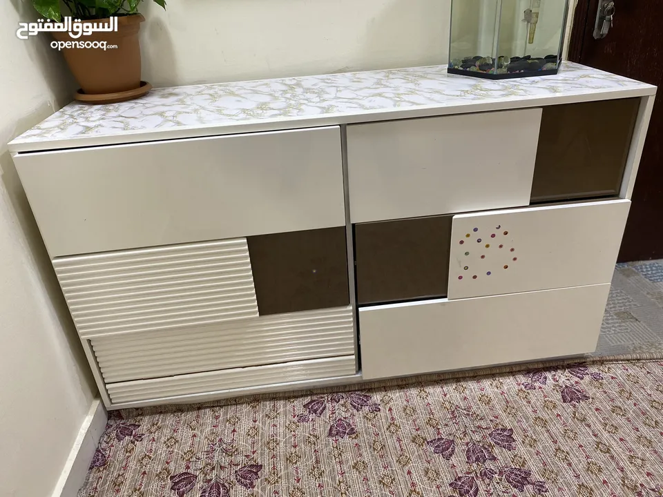 Full Furniture sale in hawally with good condition