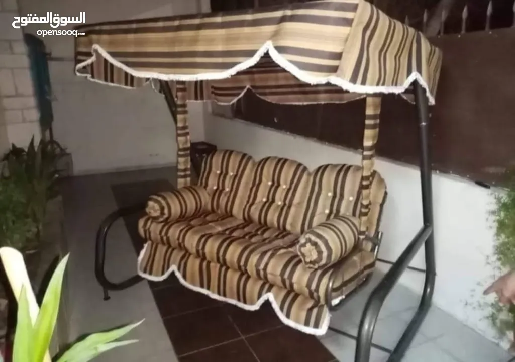 مراجيح ثلاثية ورباعيه وثنائيه  واطقم رتان  وكرسي هزاز وكل مستلزمات الحدائق والمزارع والمنازل