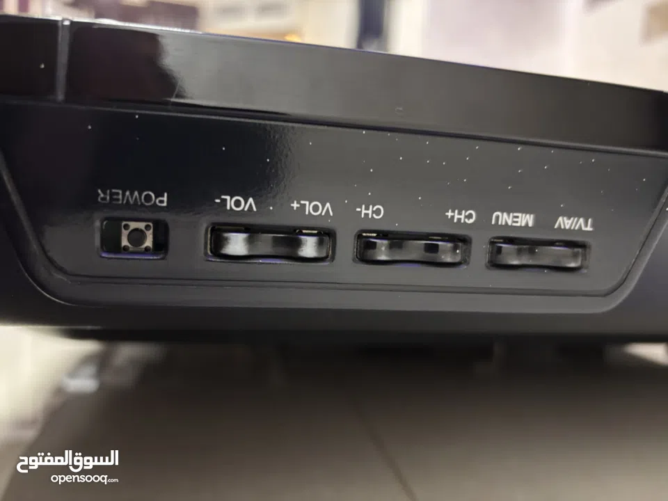 � شاشة FUJICOM 42 بوصة للبيع