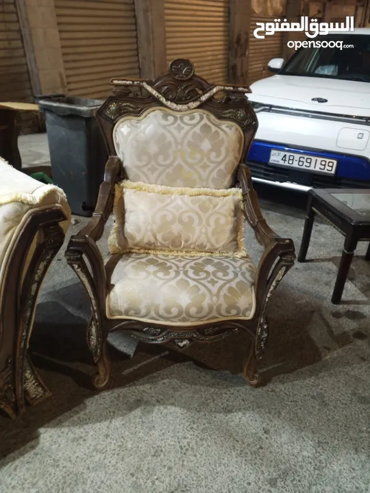 طقم كنب مرصع نحاس