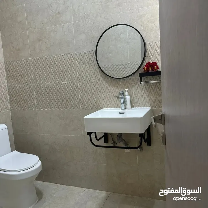 منزل تم ترميمه حديثا غير مسكون من المالك