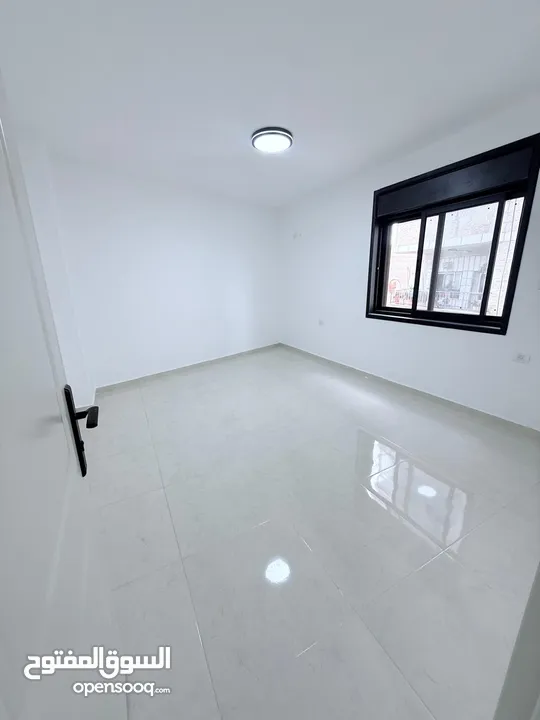 روف بمساحة 351م باطلاله بانورامية واسعة وتشطيب سوبر ديلوكس.