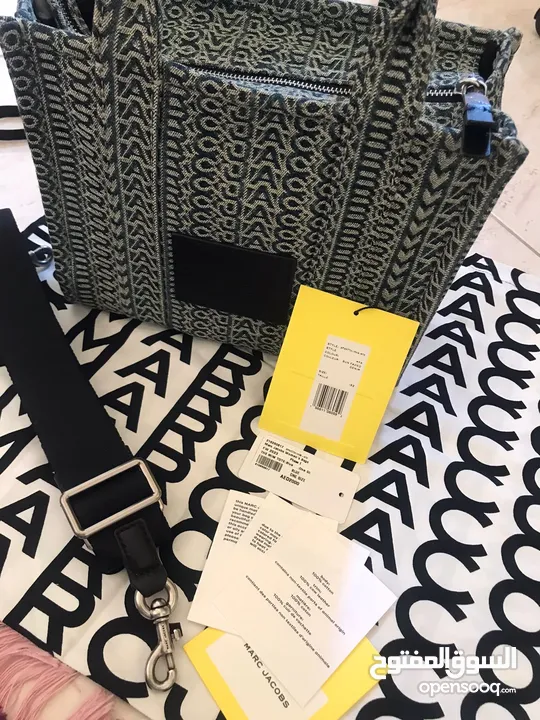 حقيبة توتي من ماركس جايكوبس أصليه جديده.Marc Jacobs Tote bag The Washed Monogram Crossbody
