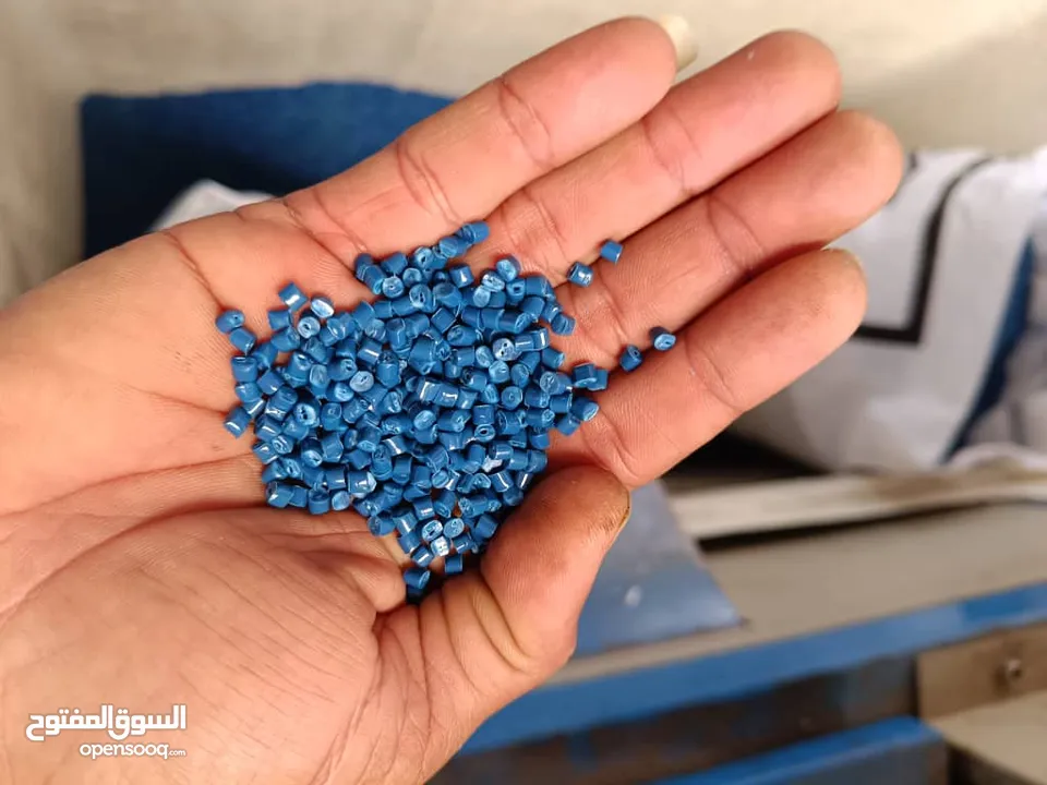 حبيبات بلاستيك HDPE حقن معاده تدويرها