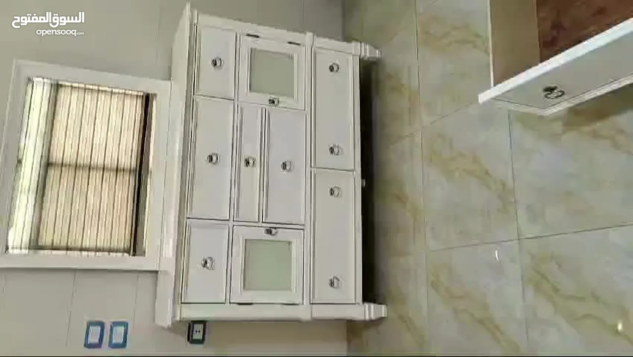 غرفه نوم امريكي   اشلي   ثقيله جدا جدا.    سبب البيع السفر  بسعر حرق والله بعوض  الغرفه ماببتعوض