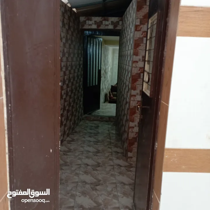 شقة صغيرة جبل الحسين مساحة 40 منطقة هادئة ومريحة وقريبة من الاسواق ومدخل مستقل من الشارع