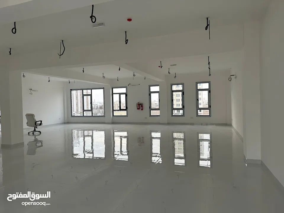 Office for rent 317sqm open space مكتب للإيجار مساحة مفتوحة  Rent 600 OMR