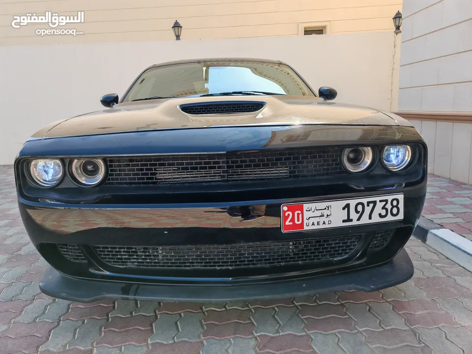 Dodge Challenger V8 Hemi