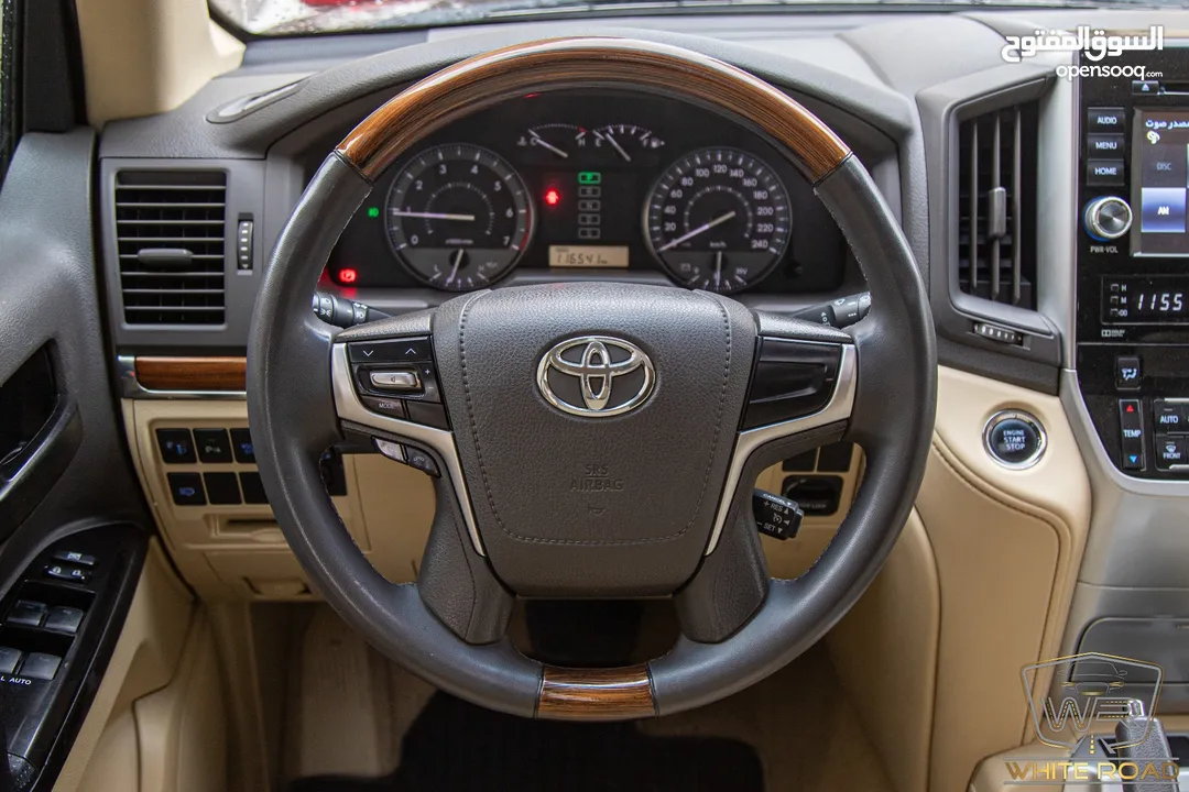 Toyota Land Cruiser 2016 Gx-r V8   السيارة بحالة الوكالة و قطعت مسافة 116,000 كم فقط