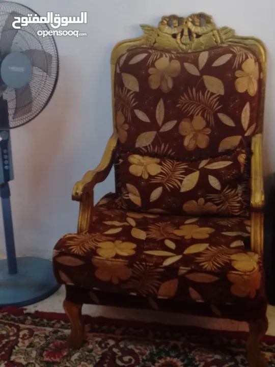 طقم كنب للبيع موجود في السلط ام العمد