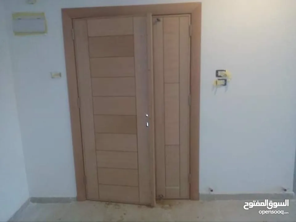 عرض على ابواب الخشب