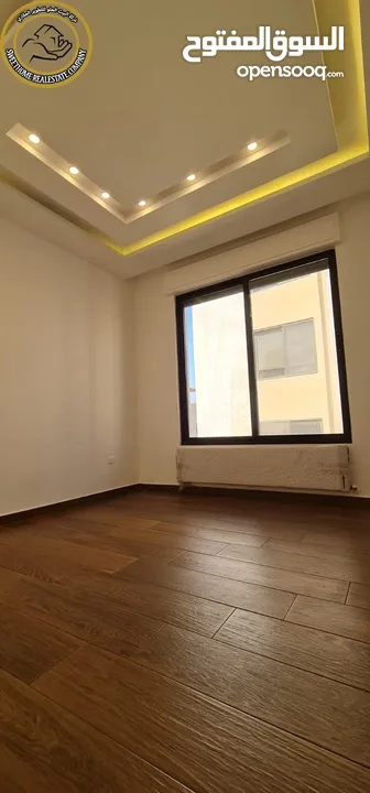 شقة فاخرة للبيع بأجمل أحياء الصويفية طابق ثالث مع روف دوبلكس 153م تشطيب سوبر ديلوكس لم تسكن