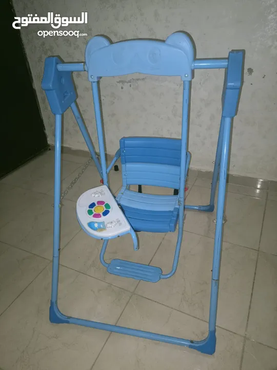 مرجيحة اطفال بحالة الوكاله مع قاعدة أمامية للأمان