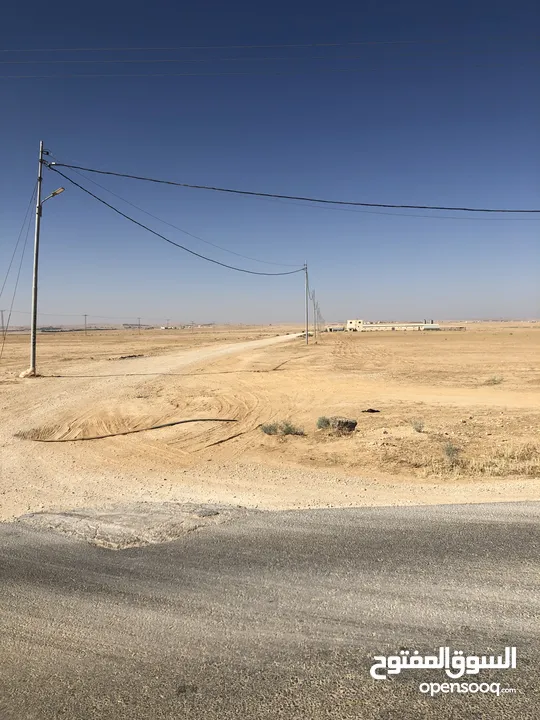 في قرية القنيطرة على الشارع المعبد مباشرة كهرباء على امتداد الشارع / مشروع مميز من المالك مباشرة