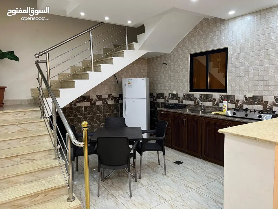 شاليه فاخر للبيع من المالك مباشرة خلف منتجع البحيرة