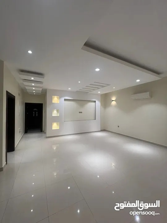 Luxurious Villa for Rent in Qurum Heights