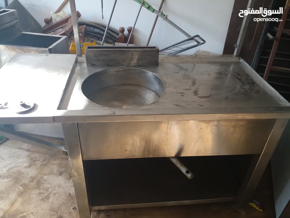 عدة مطعم استخدام قليل ونوعيه ممتازه