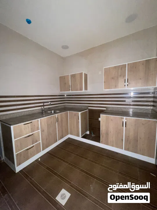 فرصة استثمارية للبيع مبنى من طابقين جديد في المالكية