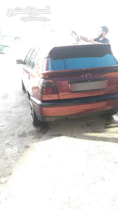 سيارة قولف mk3 للبيع أو البدل موديل 1992 موتور 1800سي سي فحص اثنين جيد خلفي بس أنا بياع خالي قص قلبا