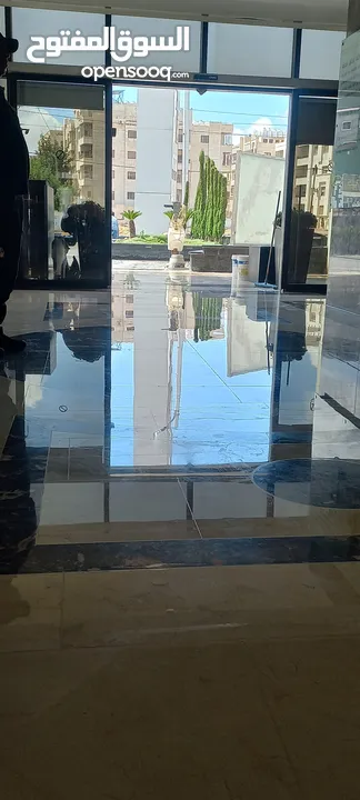 جلي وتلميع لبلاط والرخام
