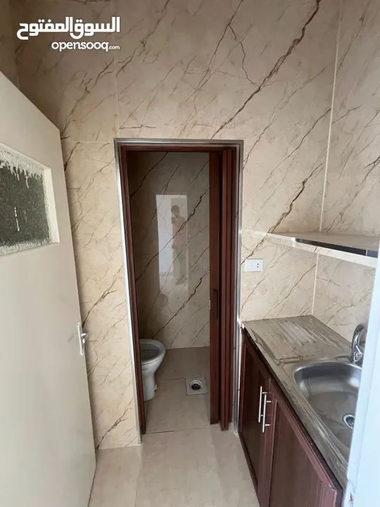 مكاتب للايجار بمساحات مختلفة