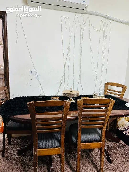 طاوله سفره مع اربع كراسي