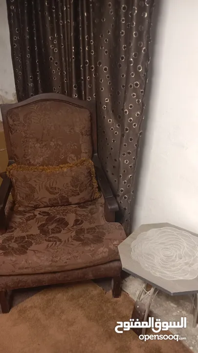 طقم كنب 7 مقاعد بحاله جديده