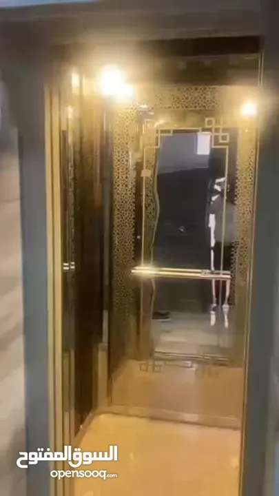 شقه طابق ثاني للبيع في ضاحيه الاستقلال