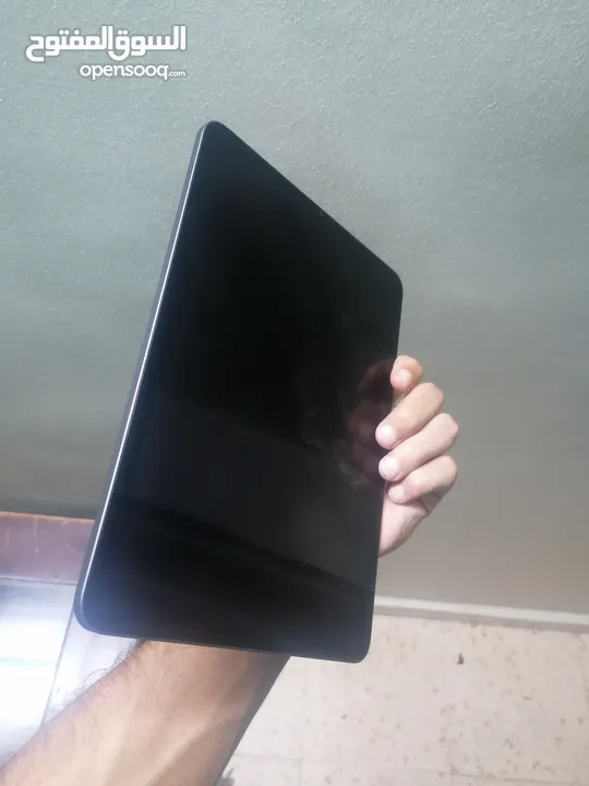 ipad pro 11 inch 2021  للبيع أول للبدل على أيفون 13 برو ماكس