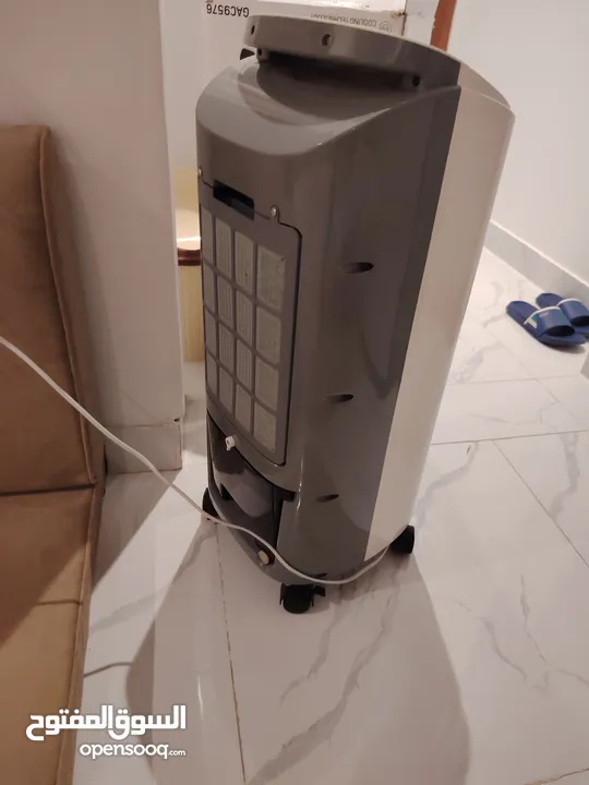 مبرد هواء من نوع جيباس - اير كولر - يعمل بحالة ممتازة حجرة ثلج وماء 7لتر  مع قطعتين Ice box