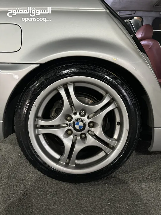 BMW 320i.  للبيع