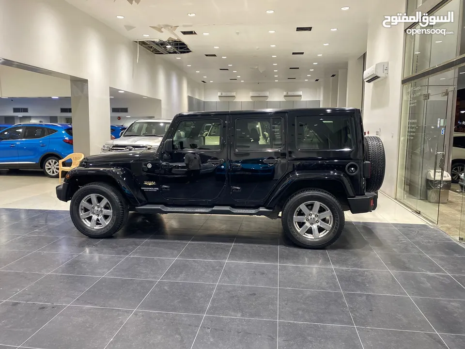 Jeep Wrangler Sahara 2015 (Black)