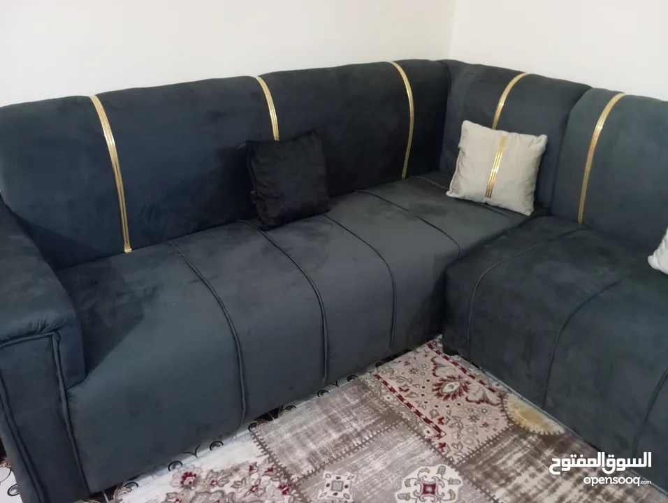 طقم كنب كورنر للبيع بحالة ممتازة جدا جدا جدا ونظيف غير مستعمل