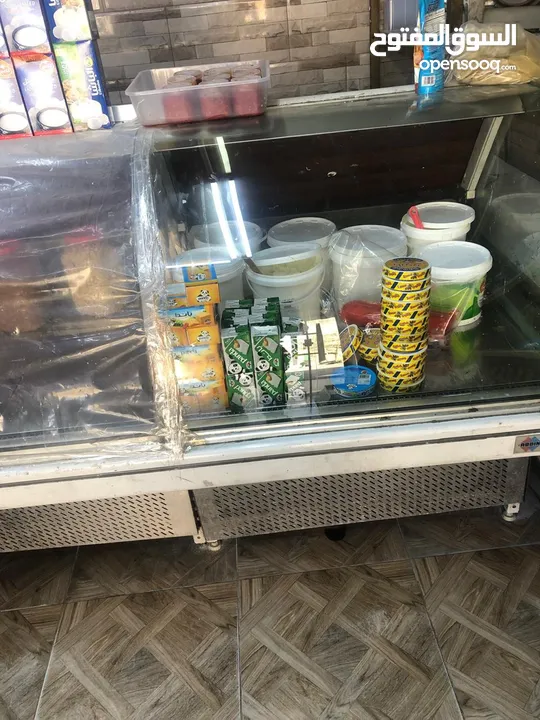 ثلاجة عرض للبيع بسعر مغري