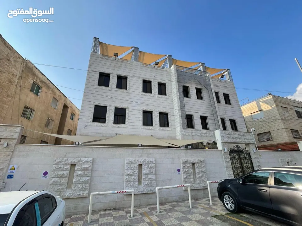 شقة مميزة شبة أرضية مستقلة للإيجار بموقع هادئ جدا