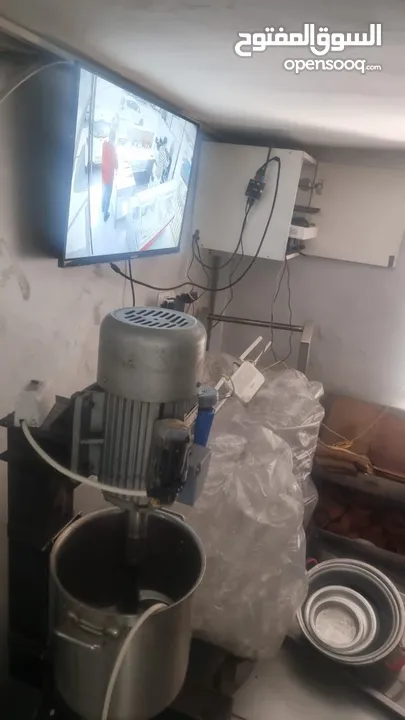 مطعم ومشاوي وسناكات ومناقيش وبيتزا للبيع بسعر مغري وقابل للتفاوض