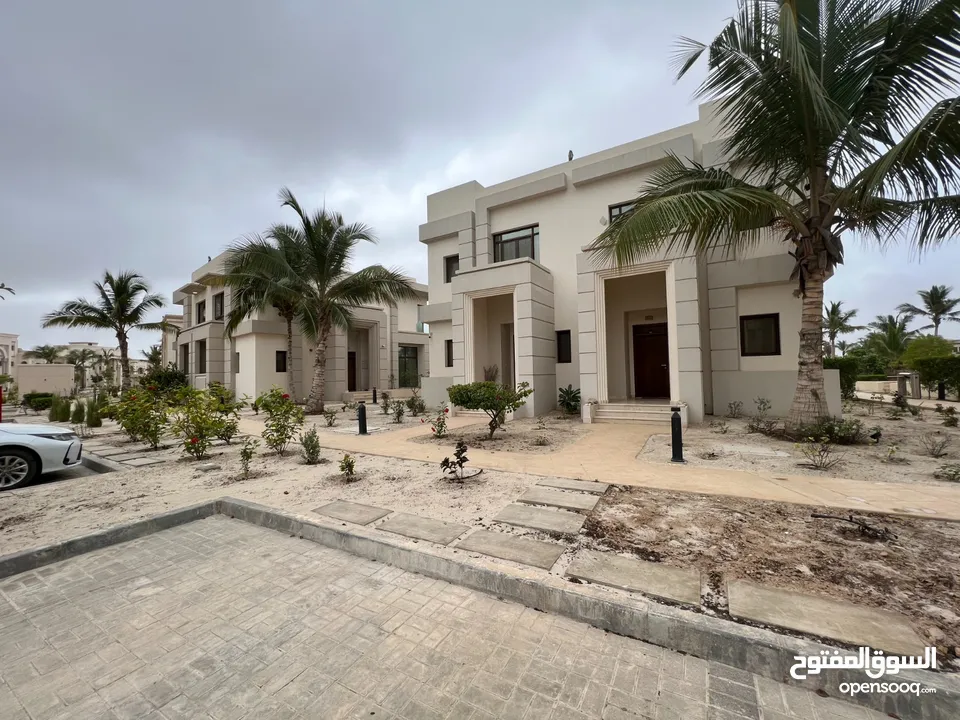 Timely construction of properties in Salalah with a 4-year payment plan افخم فلل بموقع مميز في صلاله