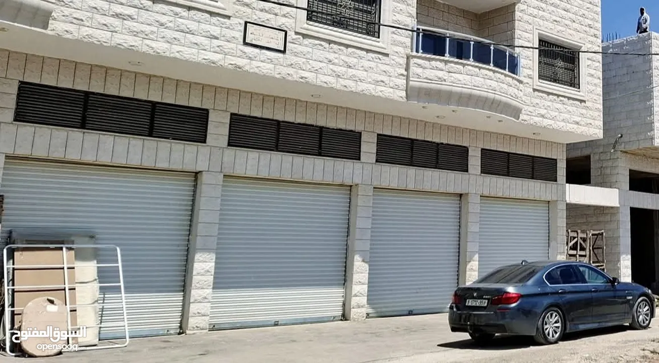 مخازن للايجار مخازن للايجار عدد 6 او عدد 3 حسب الطلب ارتفاع 5 متر ابواب كهربا ابواب رول
