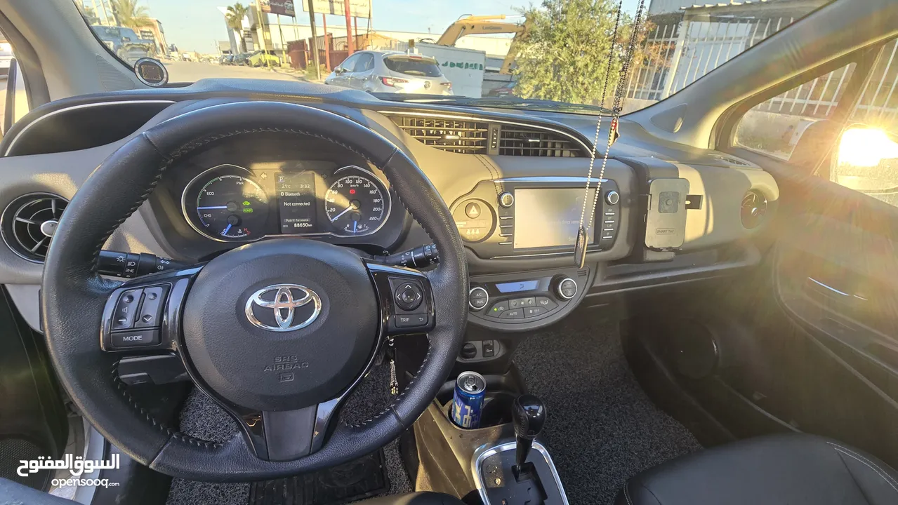 تويوتا يارس هايبرد  Toyota yaris hybrid