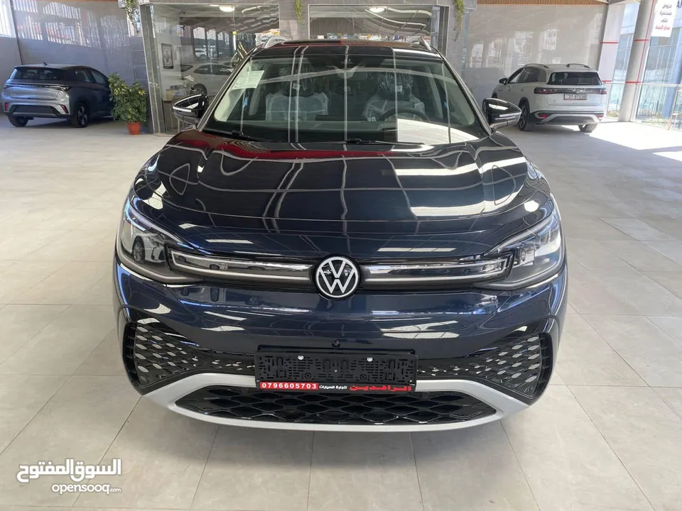 ‏Volkswagen ID 6 CROZZ PRO 2024 عداد زيرو  كفالة 6 سنوات بيانو بلاك للبيع بسعر مميز