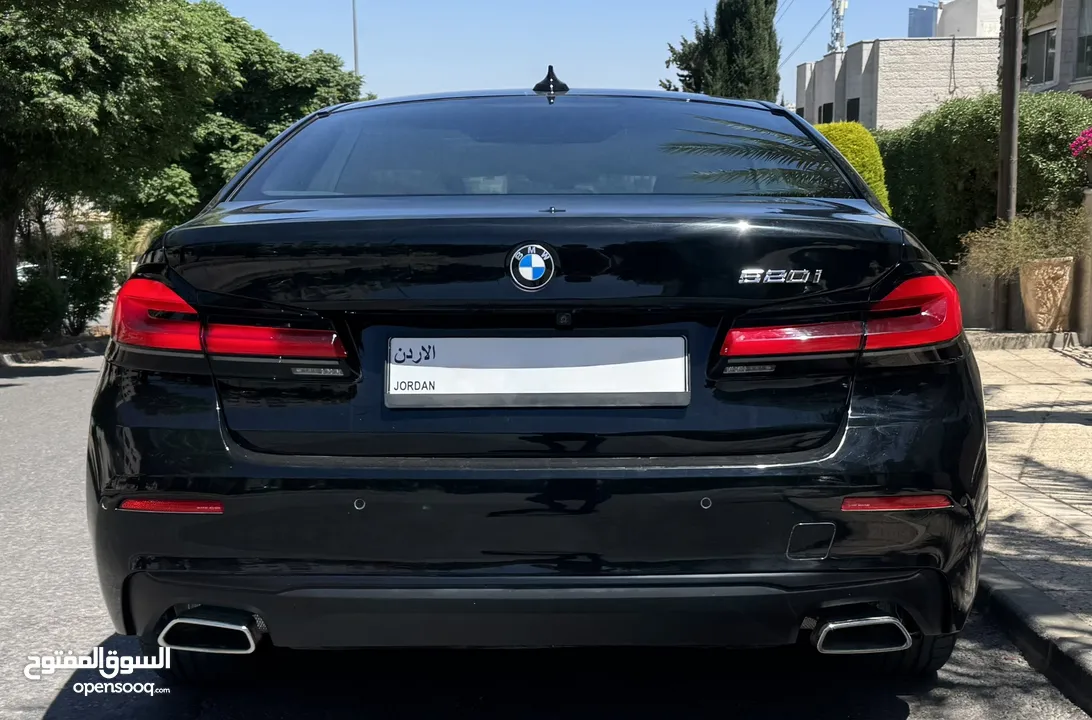 Bmw 520i 2022 للبيع ممشى (6) آلاف كيلو فقط